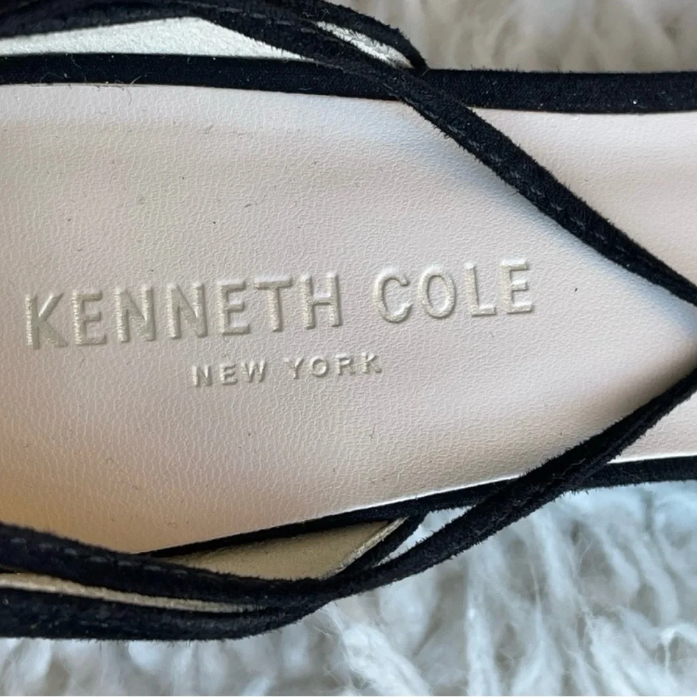 New 100% Exclusive Kenneth Cole Tessa Embroidered Lace Up Block Heel Pumps
Sz 11 - Picture 9 of 10